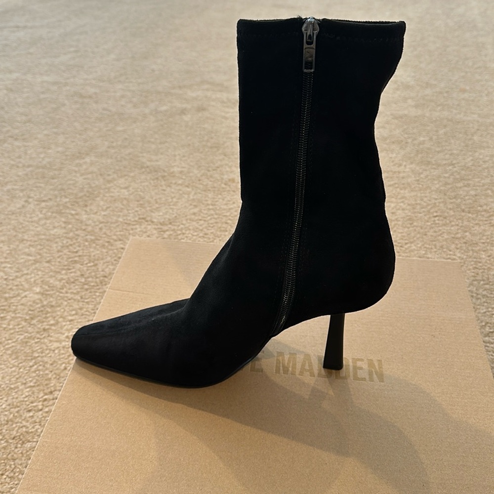 Steve Madden booties, black, size 9.5. Never been worn. Original box included.